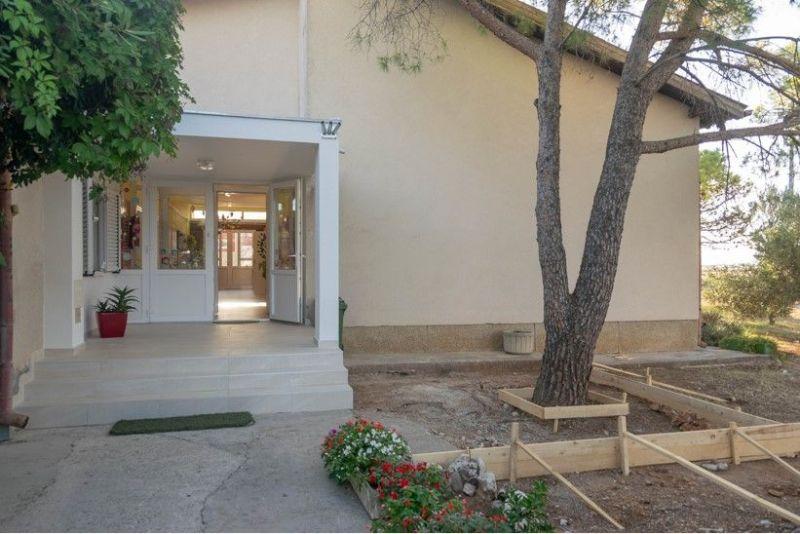 F7F8491A332B4815BEB4B9F992F96443